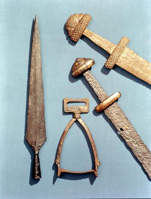Viking swords, stirrup and spearhead (details) de Viking