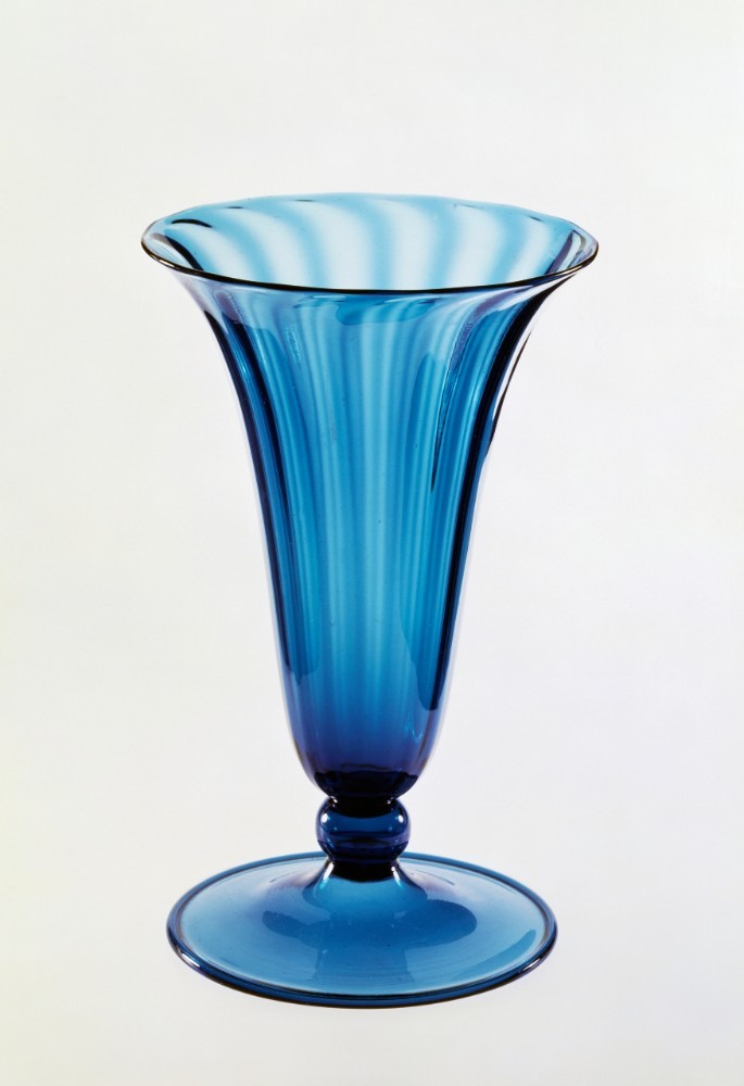 Blue blow-moulded glass vase de Vittorio Zecchin
