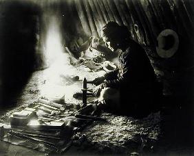 Navaho silversmith, c.1915 (b/w photo) 