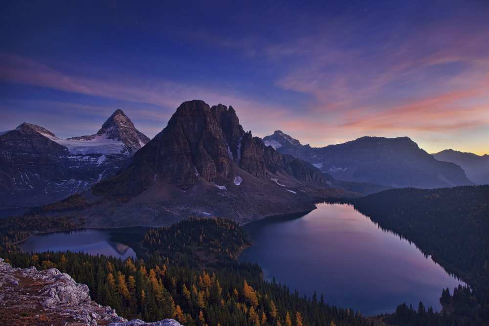 Twilight at Mount Assiniboine de Yan Zhang